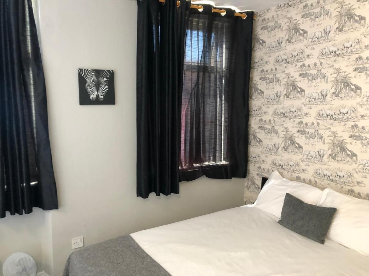 Ultimate Family Guest House Blackpool Kültér fotó
